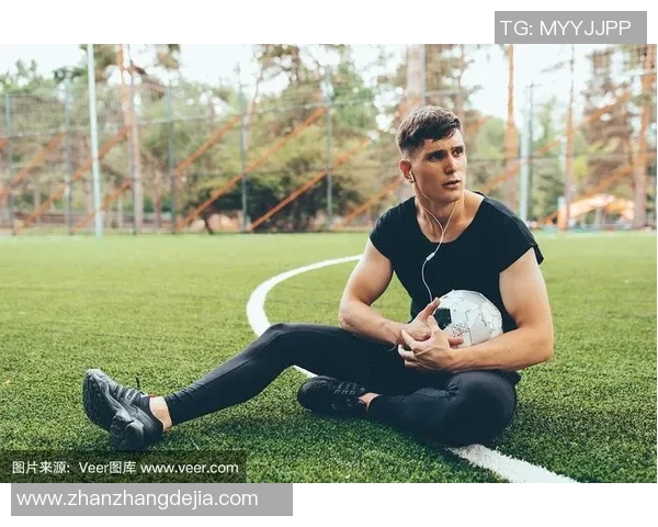 足球明星的一天:从早晨训练到夜晚放松的生活与背后努力揭秘