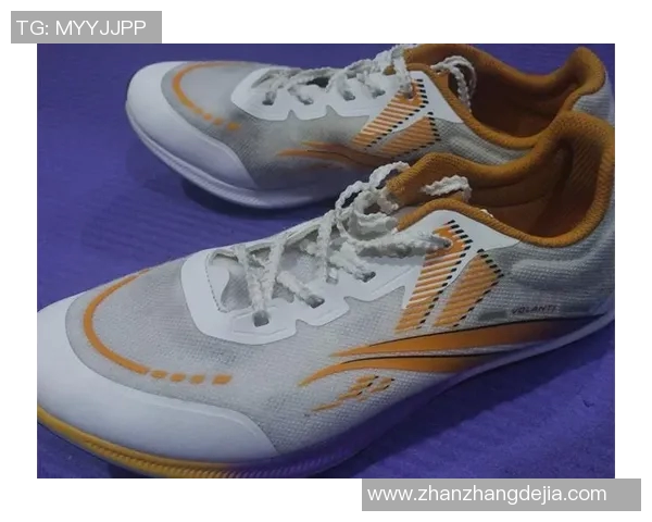 足球球星为何偏爱穿钉鞋 探究钉鞋在比赛中的独特优势与重要性 足球球星为何偏爱穿钉鞋 探究钉鞋在比赛中的独特优势与重要性